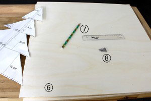 Sperrholzplatten, Bleistift, Lineal und Nägel