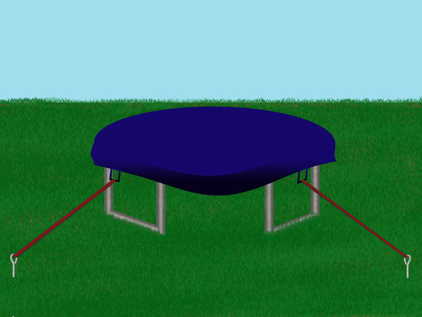 Trampolin gegen Sturm sichern 4 Trampolin befestigt mit Gurten und Bodenander / Erdanker und einer Abdeckplane