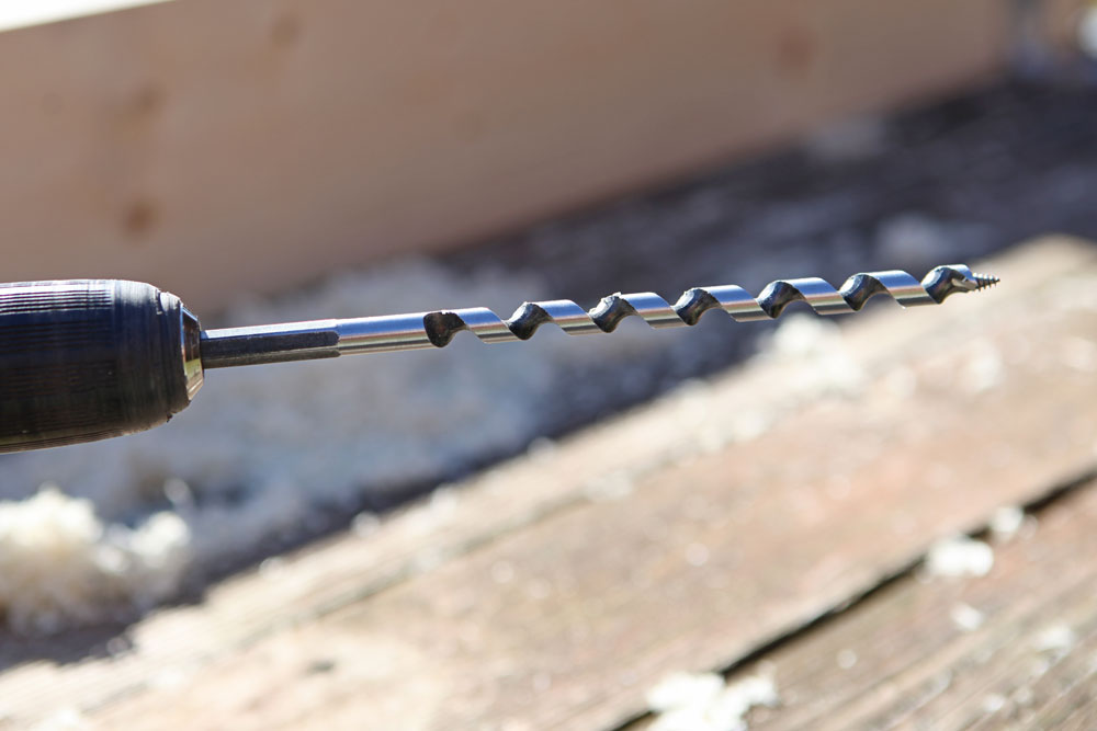 Stabile Tischplatte aus Holzbohlen selber bauen 3 schlangenbohrer akku 1