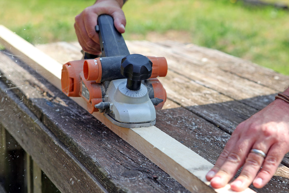 Pergola selber bauen - das Sonnensegel 1 dachlatten hobeln