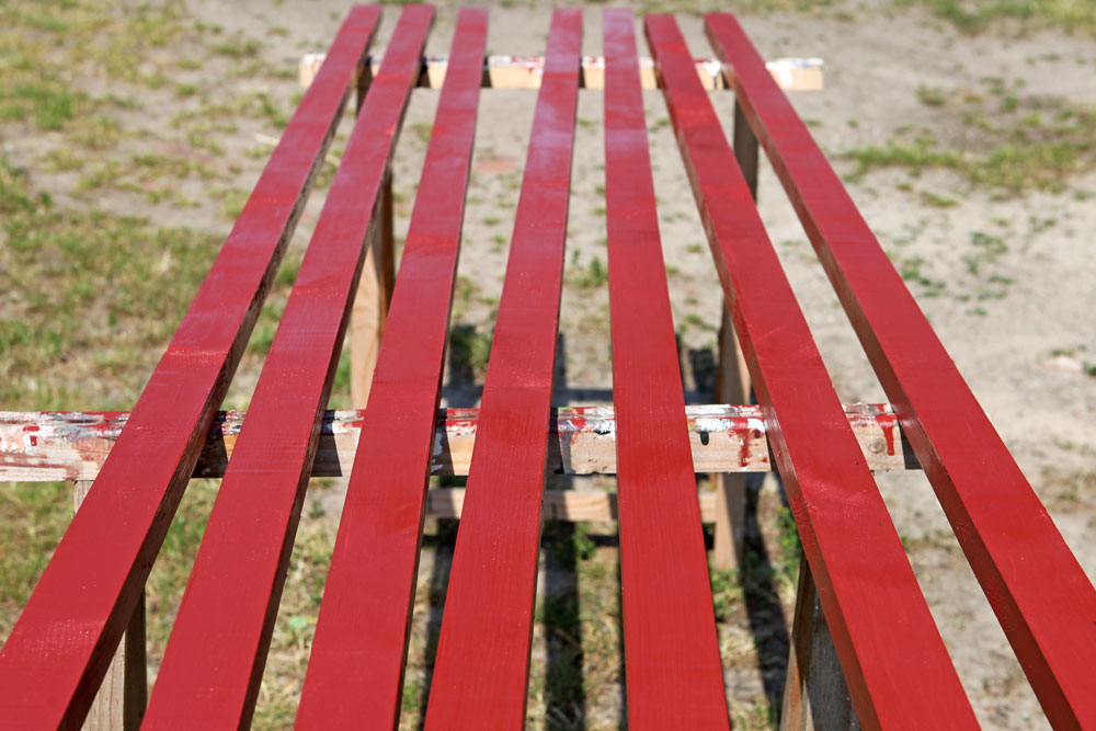 Pergola selber bauen - das Sonnensegel 3 dachlatten streichen