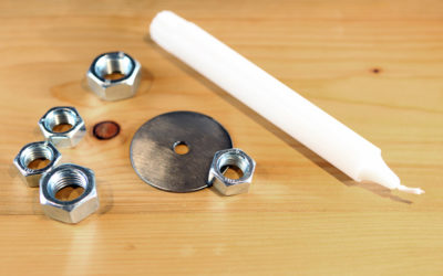 Kerzenständer aus Sechskantmuttern