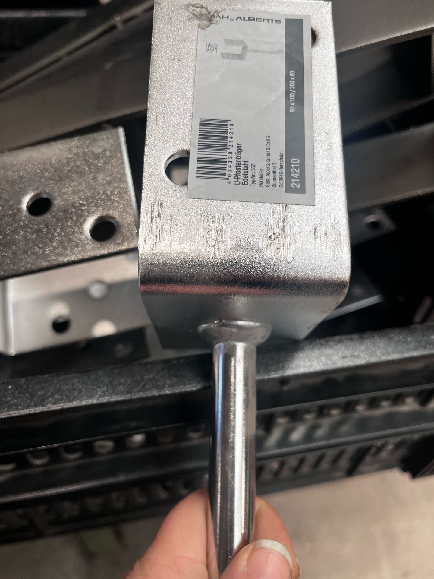 1 Alberts U-Pfostenträger Edelstahl mit 200mm gebogener Dolle für 90 mm - B WARE